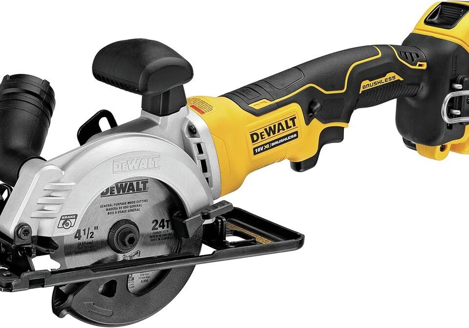 Test de la scie circulaire DeWalt DCS571P2-QW : performance et polyvalence