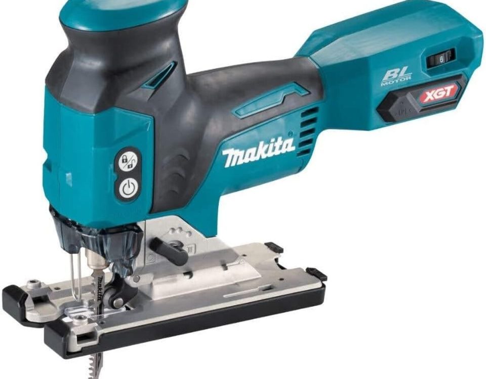 Test de la scie sauteuse Makita JV001GZ : puissance et précision