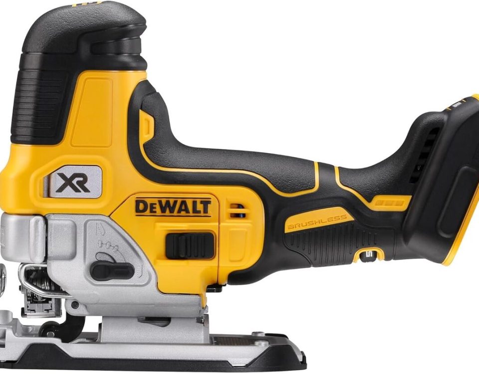 Test de la scie sauteuse sans fil DEWALT DCS335N-XJ