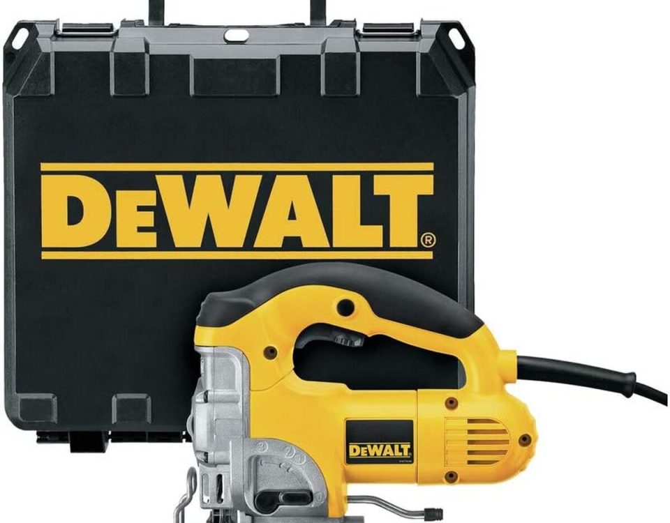 Test de la scie sauteuse Dewalt DW331K-QS : moteur 701W et changement rapide
