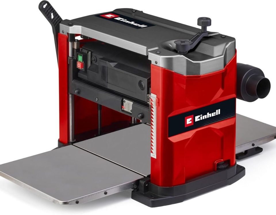 Test de la raboteuse-dégauchisseuse Einhell TE-SP 330 : puissance et précision