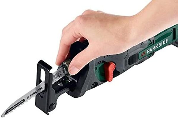 Scie sabre Parkside PSSA 20-Li A1 + batterie 2 Ah + chargeur, scie tigre, queue de renard