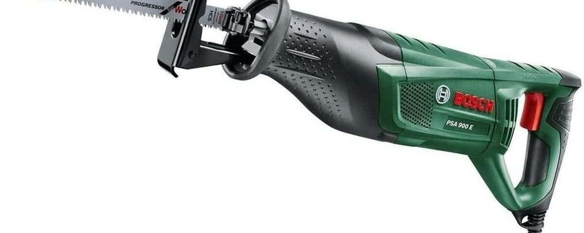 Test de la scie sabre Bosch Home and Garden PSA 900 E et ses lames polyvalentes