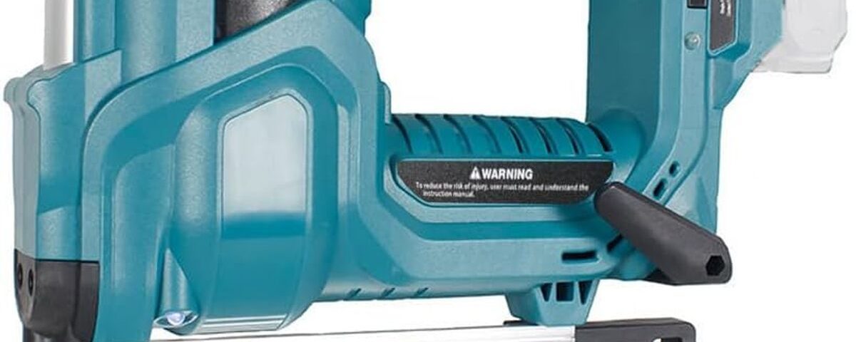 Test de l'agrafeuse électrique Vislone sans fil avec clous et batterie Makita