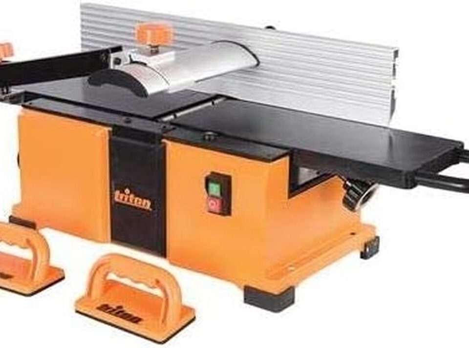 Test de la raboteuse Triton TSPL152 : puissance et précision