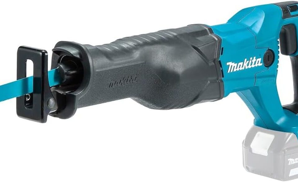 Test de la scie sabre sans fil Makita DJR186ZK 18V LXT