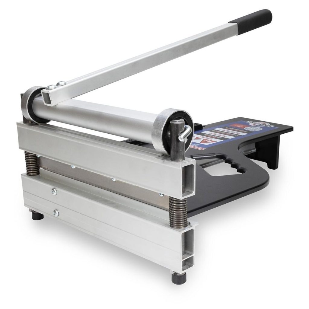 Test : cutter léger Bullet par Marshalltown pour stratifiés et vinyle