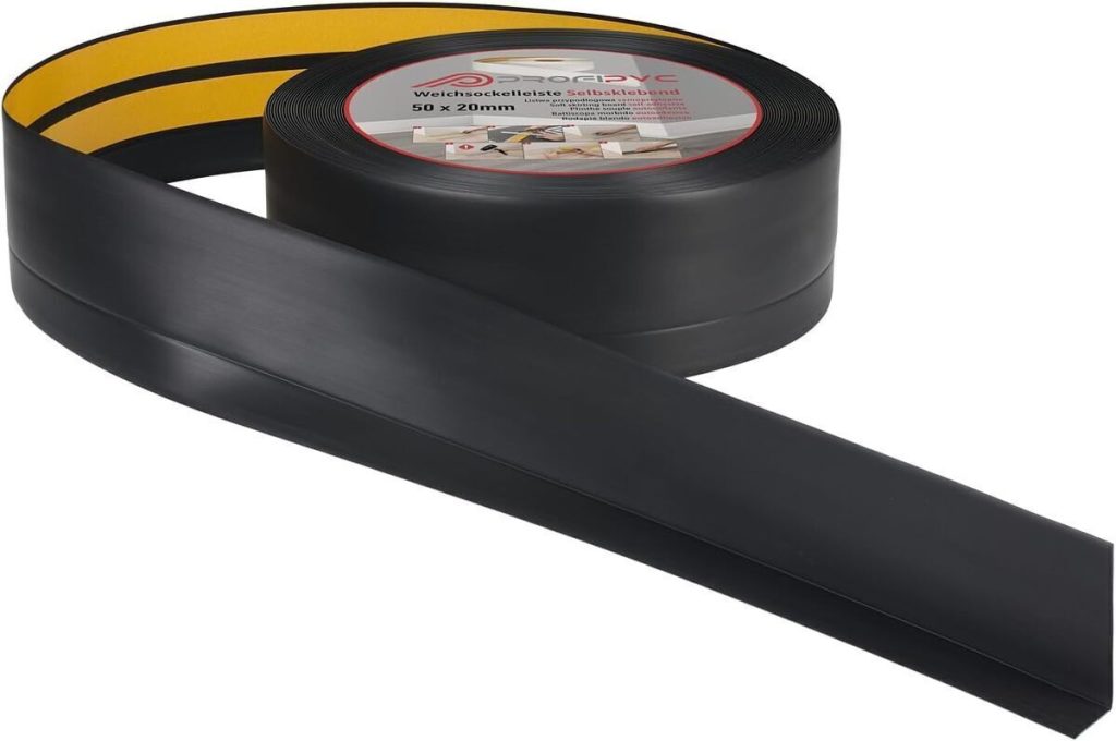 Test : plinthe souple autoadhésive noire en PVC 50x20 mm