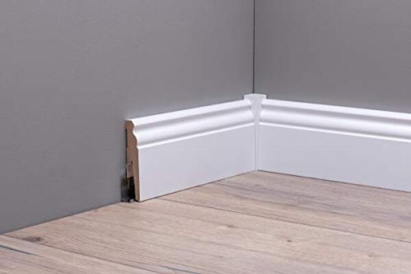 Découvrez notre avis complet sur le kit plinthes vieilles Berlin de Leiste24 : qualité, installation et rendu final pour votre intérieur. 