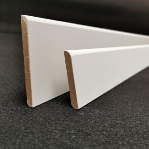 Découvrez notre test complet de la plinthe bois blanc MadeInNature : design épuré, fabrication française et durabilité. Avis et caractéristiques.