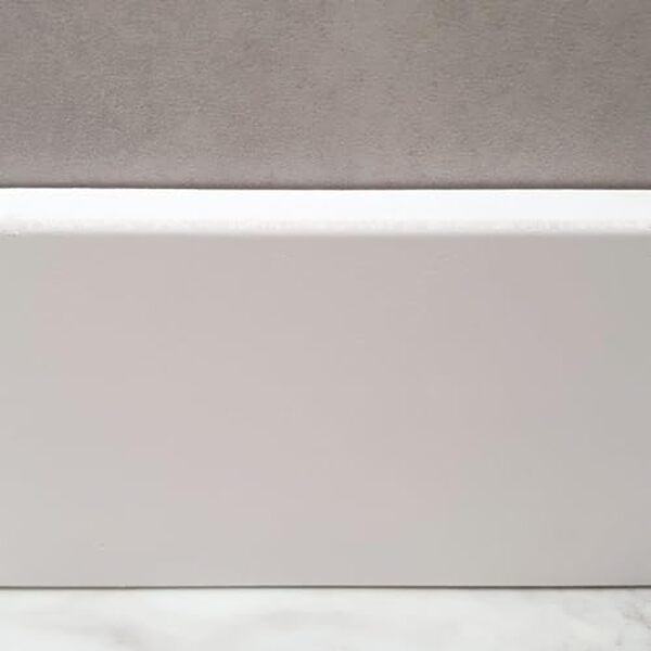 Découvrez notre test complet de la surplinthe ajustable MadeInNature en bois blanc : qualité, installation et avantages pour votre intérieur.